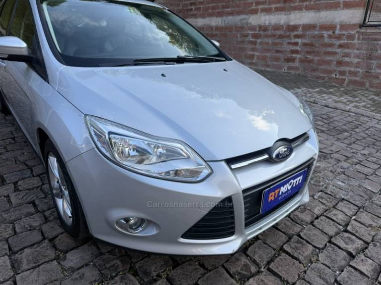 FORD - FOCUS - 2014/2015 - Prata - R$ 55.000,00