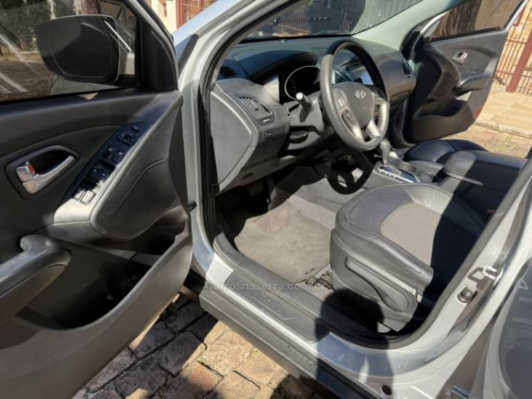 HYUNDAI - IX35 - 2013/2014 - Prata - R$ 74.800,00