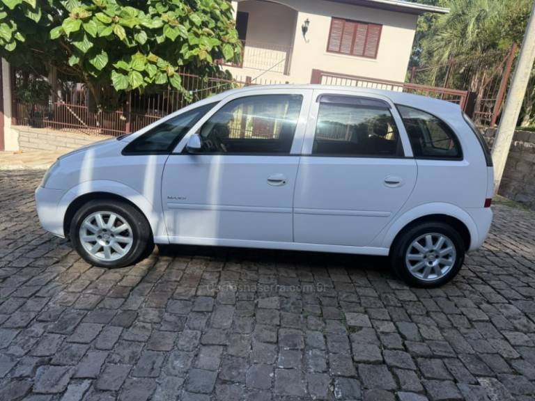 CHEVROLET - MERIVA - 2009/2010 - Branca - R$ 33.000,00