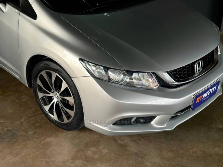 HONDA - CIVIC - 2016/2016 - Prata - R$ 79.700,00