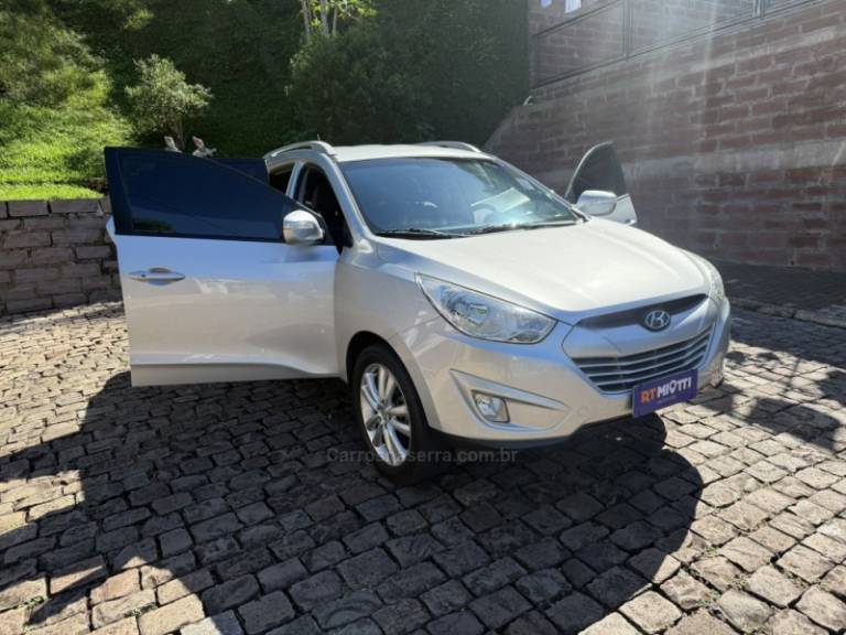 HYUNDAI - IX35 - 2013/2014 - Prata - R$ 74.800,00