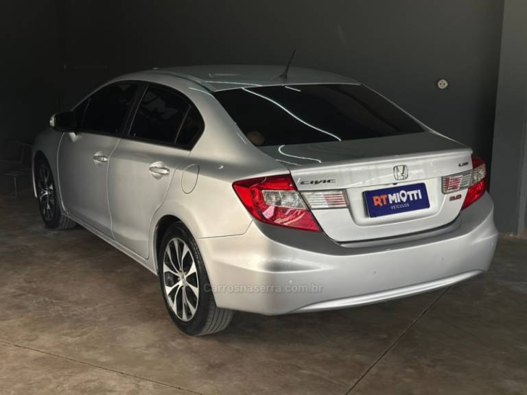 HONDA - CIVIC - 2016/2016 - Prata - R$ 79.700,00