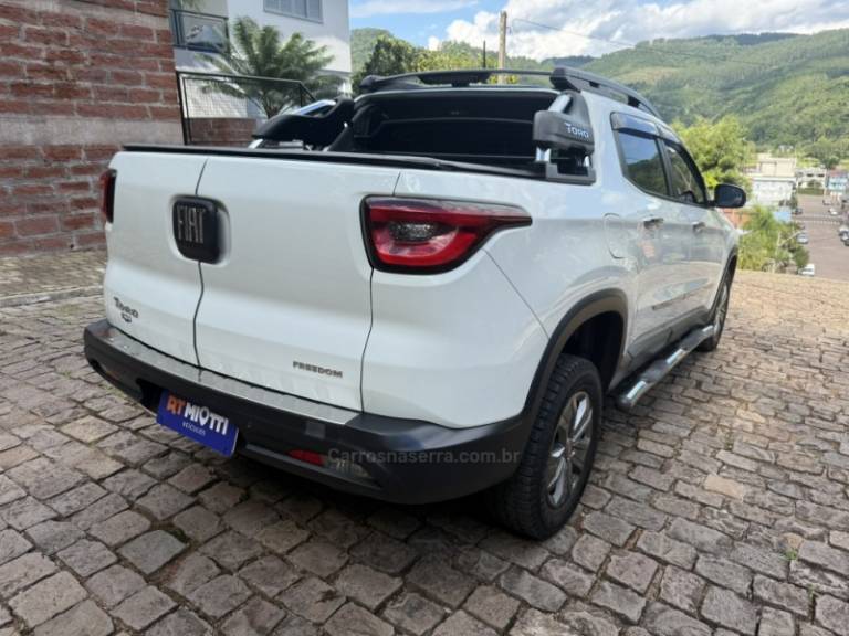 FIAT - TORO - 2019/2020 - Branca - R$ 96.900,00