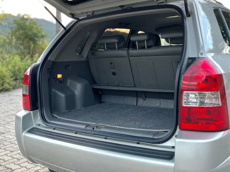HYUNDAI - TUCSON - 2011/2012 - Prata - R$ 47.500,00