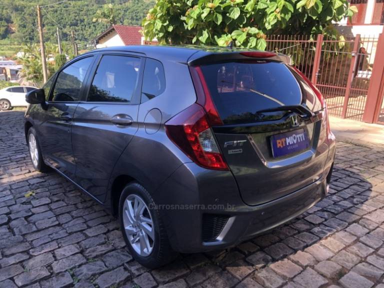 HONDA - FIT - 2015/2015 - Cinza - R$ 64.900,00